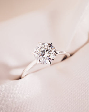 Camilla - Round - Zen Moissanite