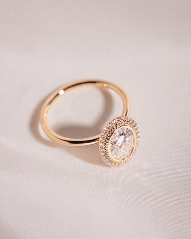 Eleana - Oval - Zen Moissanite