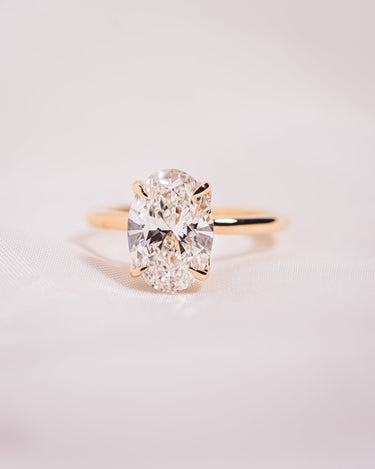 Elisa - Oval - Zen Moissanite