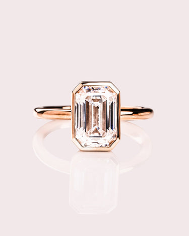 Hali - Emerald - Zen Moissanite