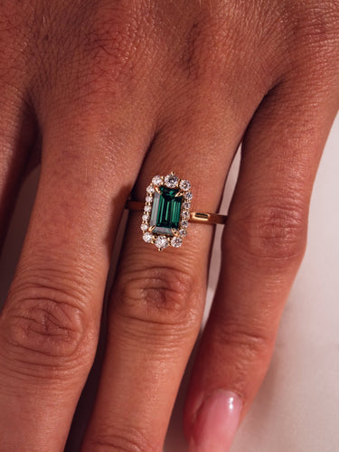 Margot - Emerald - Zen Moissanite