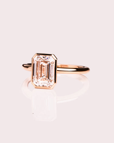 Ready to Ship - Beth - 2.5cte Emerald Lab - Diamond - Zen Moissanite