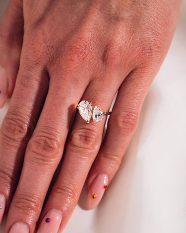 Sienna - Pear - Zen Moissanite