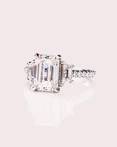 Toscana - Emerald & Trapezoid - Zen Moissanite