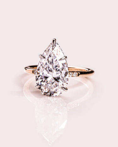 Gisèle - Pear - Zen Moissanite