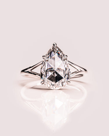 Lindsey - Rose Pear - Zen Moissanite