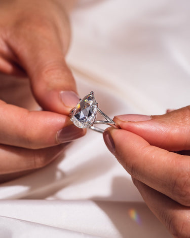 Lindsey - Rose Pear - Zen Moissanite