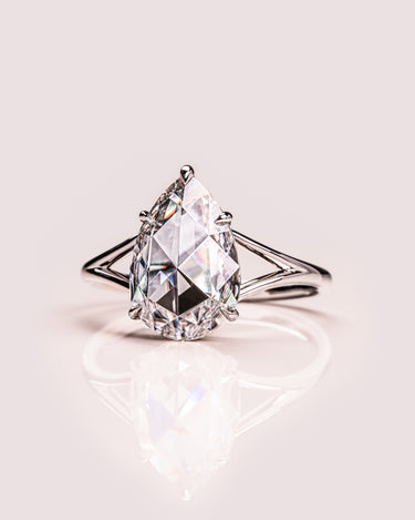 Lindsey - Rose Pear - Zen Moissanite