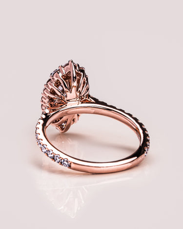 Margot (with Pavé) - Oval - Zen Moissanite