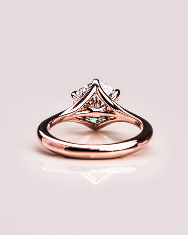 Ready to Ship - Norma - Round - Zen Moissanite