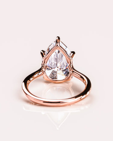 Veronica - Pear - Zen Moissanite