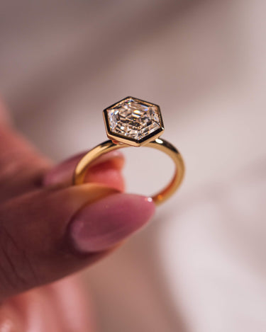 Beth - Hexagon - Zen Moissanite