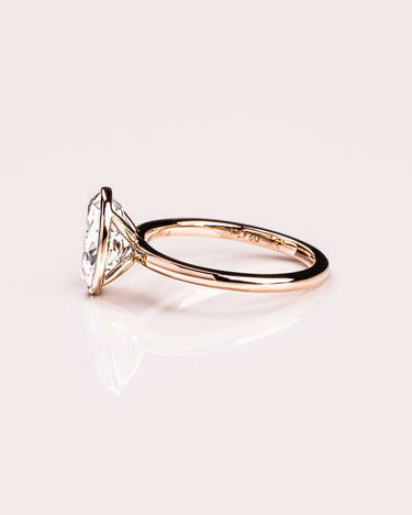 Beth - Oval - Zen Moissanite