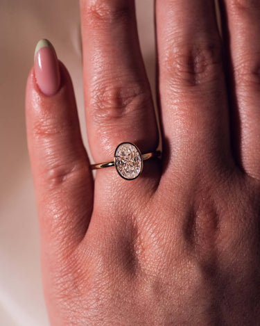 Beth - Oval - Zen Moissanite