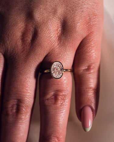 Beth - Oval - Zen Moissanite