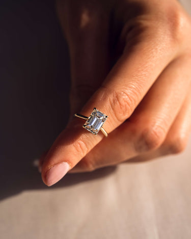 Caroline - Emerald - Zen Moissanite
