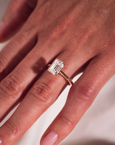 Carrie - Emerald - Zen Moissanite