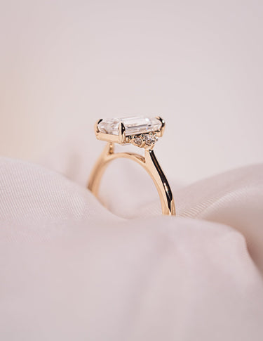 Cecilia - Emerald - Zen Moissanite