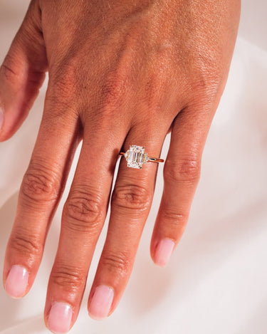 Cecilia - Emerald - Zen Moissanite