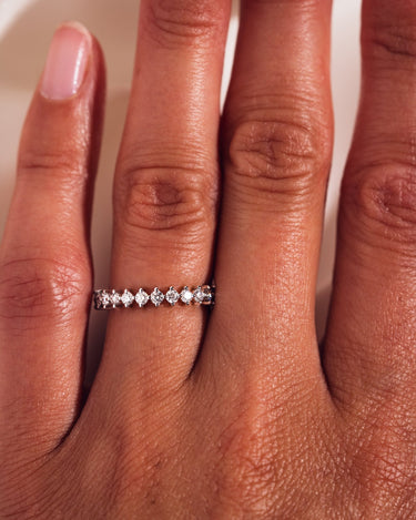 Clara - Round - Zen Moissanite