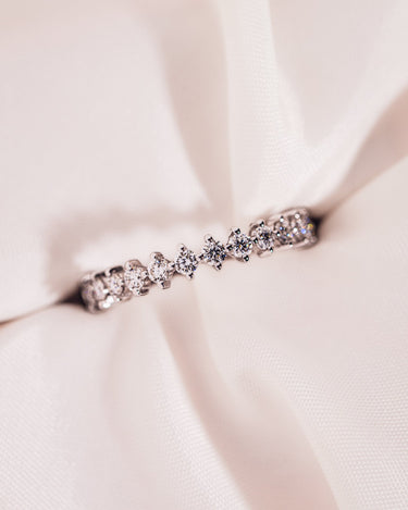 Clara - Round - Zen Moissanite