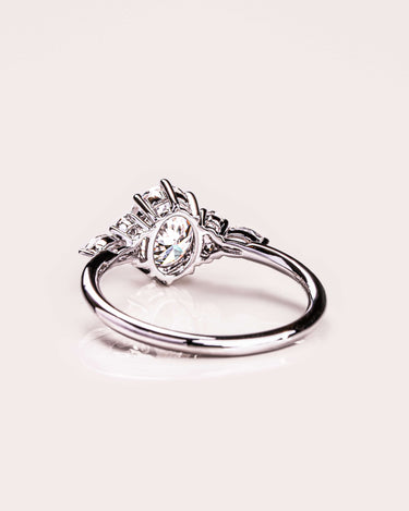 Dahlia - Oval - Zen Moissanite