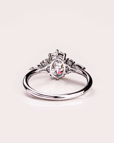 Dahlia - Oval - Zen Moissanite