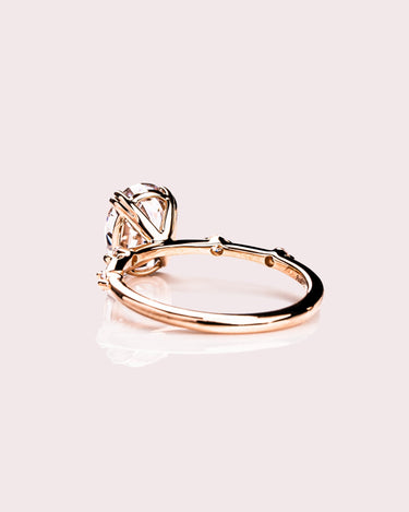 Daphne - Oval - Zen Moissanite