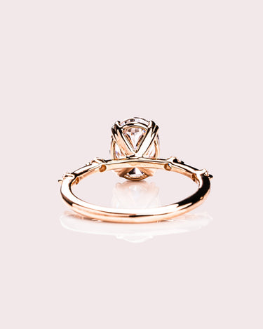 Daphne - Oval - Zen Moissanite