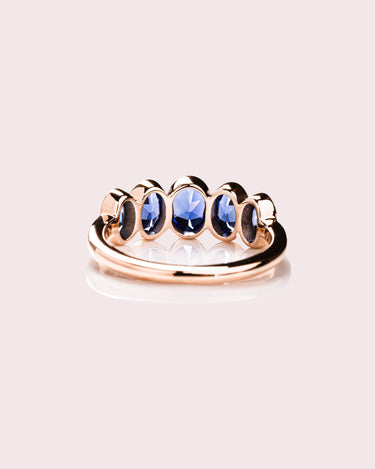 Diana - Oval Lab - Sapphire Band - Zen Moissanite