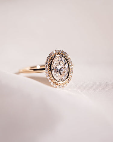 Eleana - Oval - Zen Moissanite