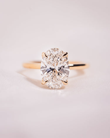 Elisa - Oval - Zen Moissanite