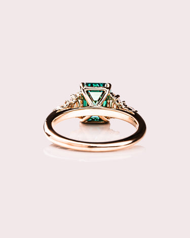 Freya - Emerald - Zen Moissanite