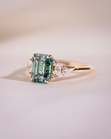 Freya - Emerald - Zen Moissanite