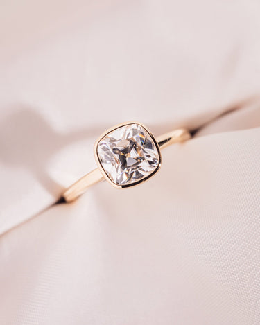 Hali - Cushion - Zen Moissanite