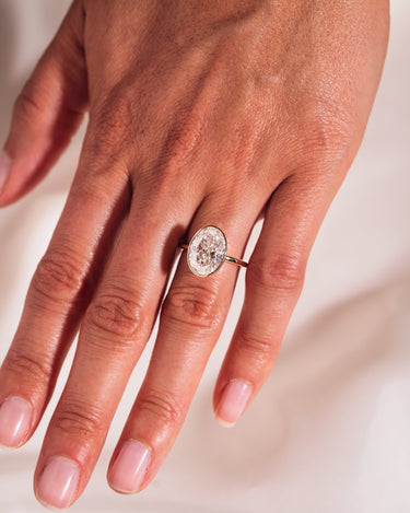 Hali - Oval - Zen Moissanite