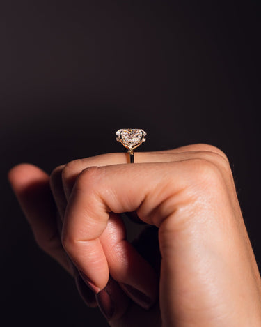 Harley - Oval - Zen Moissanite