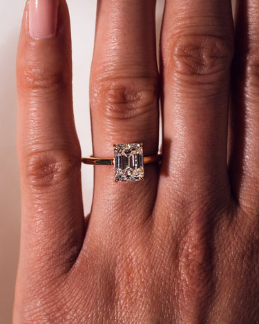 Jasmine - Emerald - Zen Moissanite