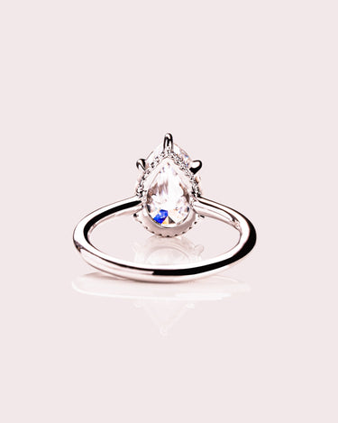 Jasmine - Pear - Zen Moissanite