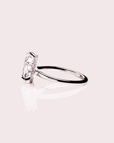 Jasmine - Pear - Zen Moissanite
