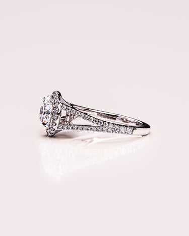 Larissa - Round - Zen Moissanite