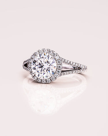Larissa - Round - Zen Moissanite