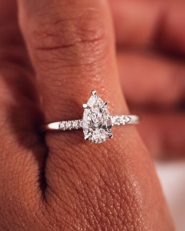 Michelle - Pear Lab - Diamond - Zen Moissanite