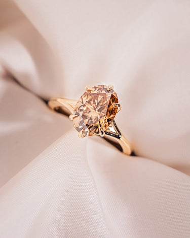 Norma - Oval (Champagne) - Zen Moissanite