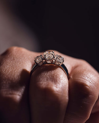 Olivia - Oval - Zen Moissanite