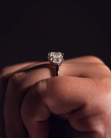 Olivia - Oval - Zen Moissanite