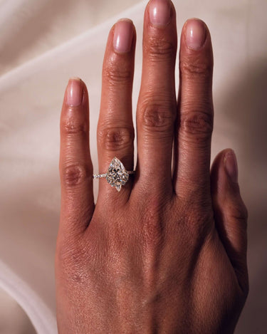 Ophelia (with Pavé) - Pear - Zen Moissanite