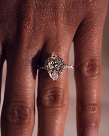Ophelia (with Pavé) - Pear - Zen Moissanite
