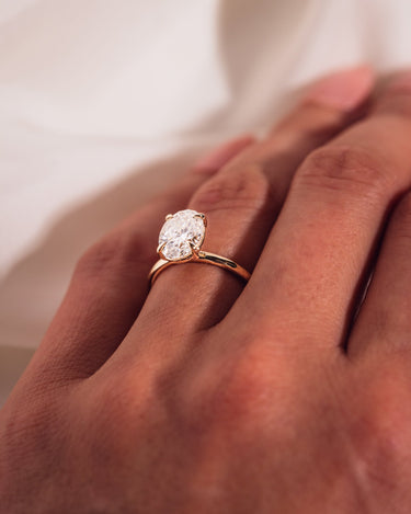 Randi - Oval - Zen Moissanite