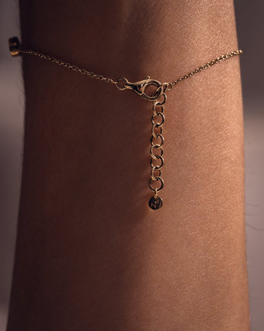 Ready to Ship - Amora - Heart Bezel Bracelet - Zen Moissanite